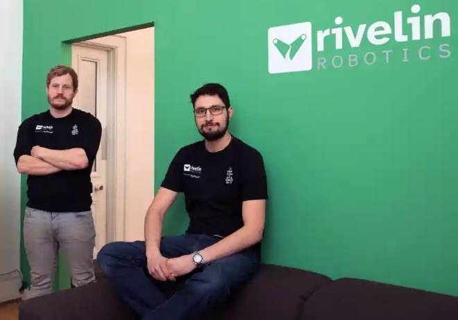 David Mason (left) and David Alatorre, of Rivelin Robotics
